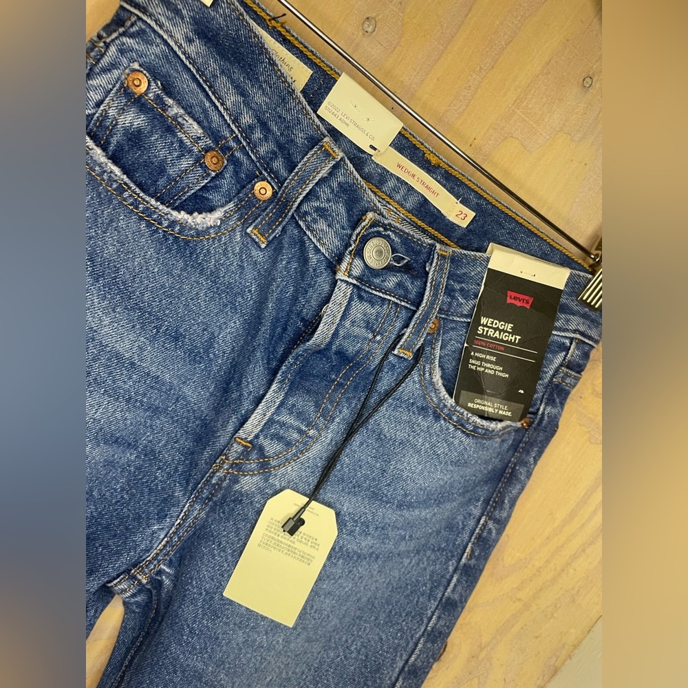 LEVIS wedgie straight jeans
